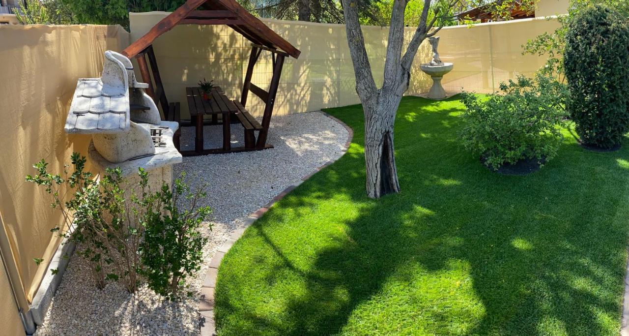 Villa Relax Apartman Gárdony Екстериор снимка